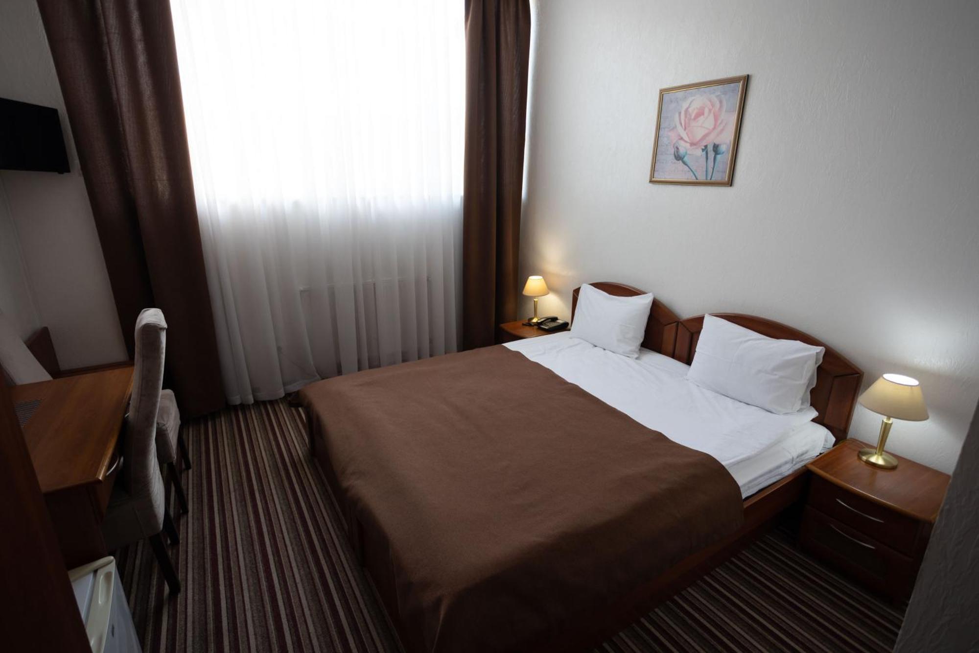 Hotel Kopa - Zhovkva Dış mekan fotoğraf