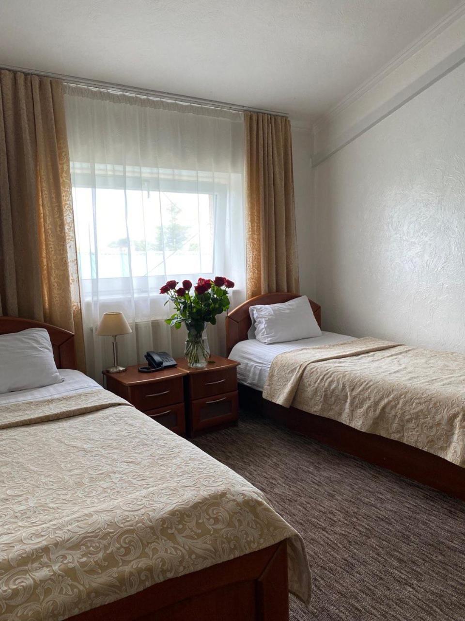 Hotel Kopa - Zhovkva Dış mekan fotoğraf