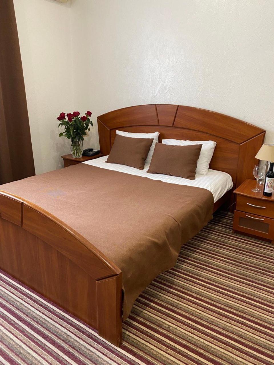 Hotel Kopa - Zhovkva Dış mekan fotoğraf