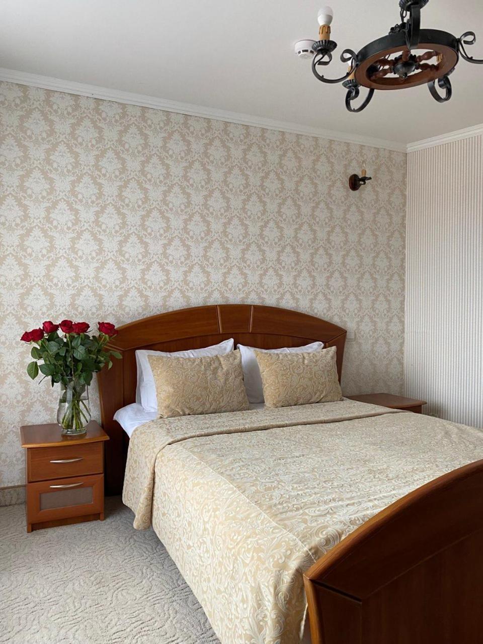 Hotel Kopa - Zhovkva Dış mekan fotoğraf