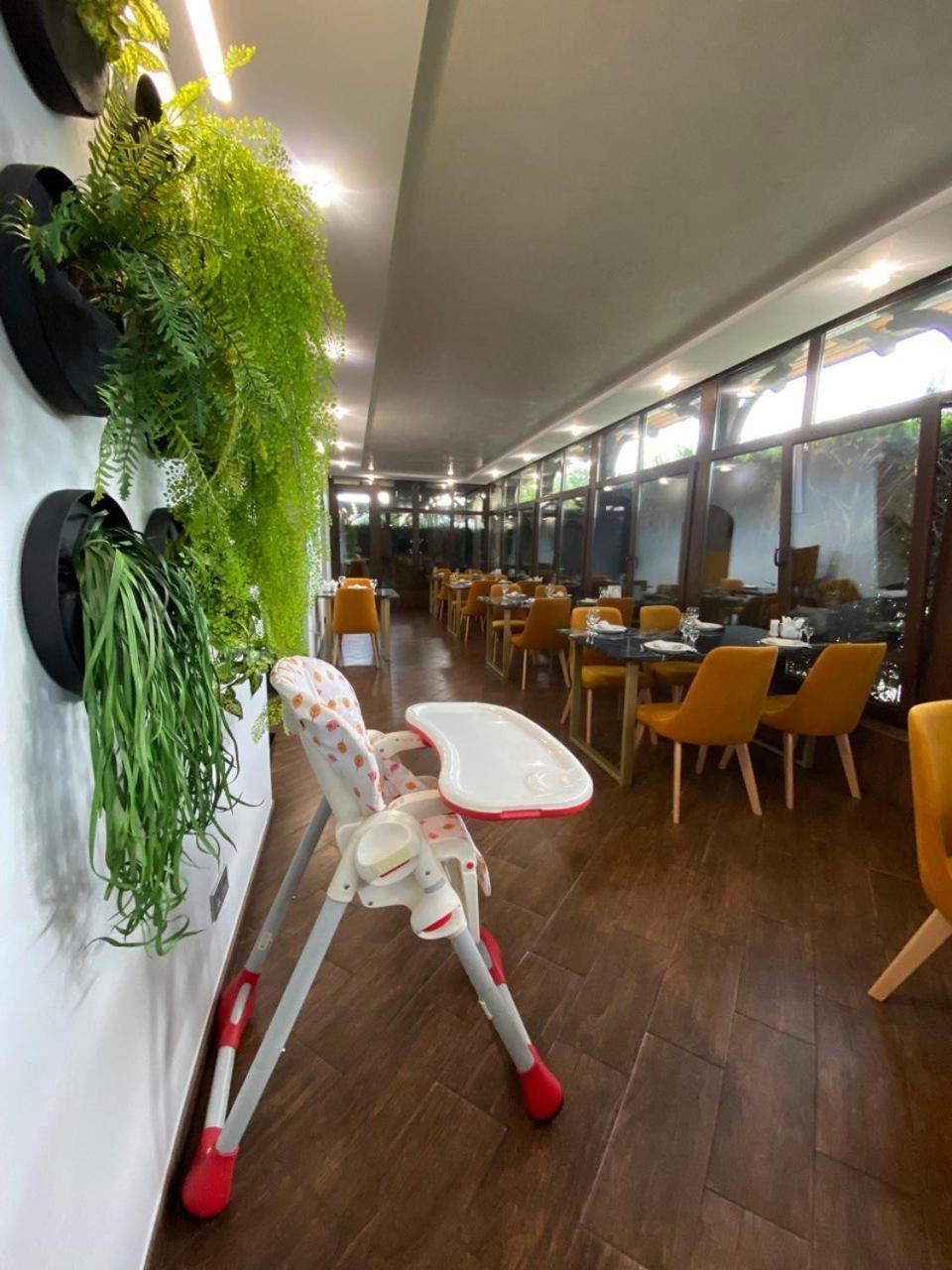 Hotel Kopa - Zhovkva Dış mekan fotoğraf