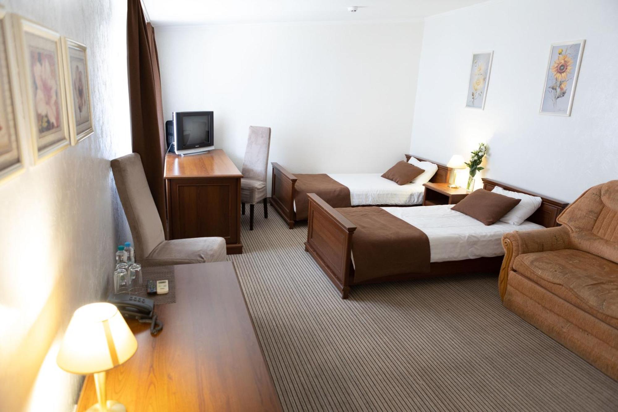 Hotel Kopa - Zhovkva Dış mekan fotoğraf