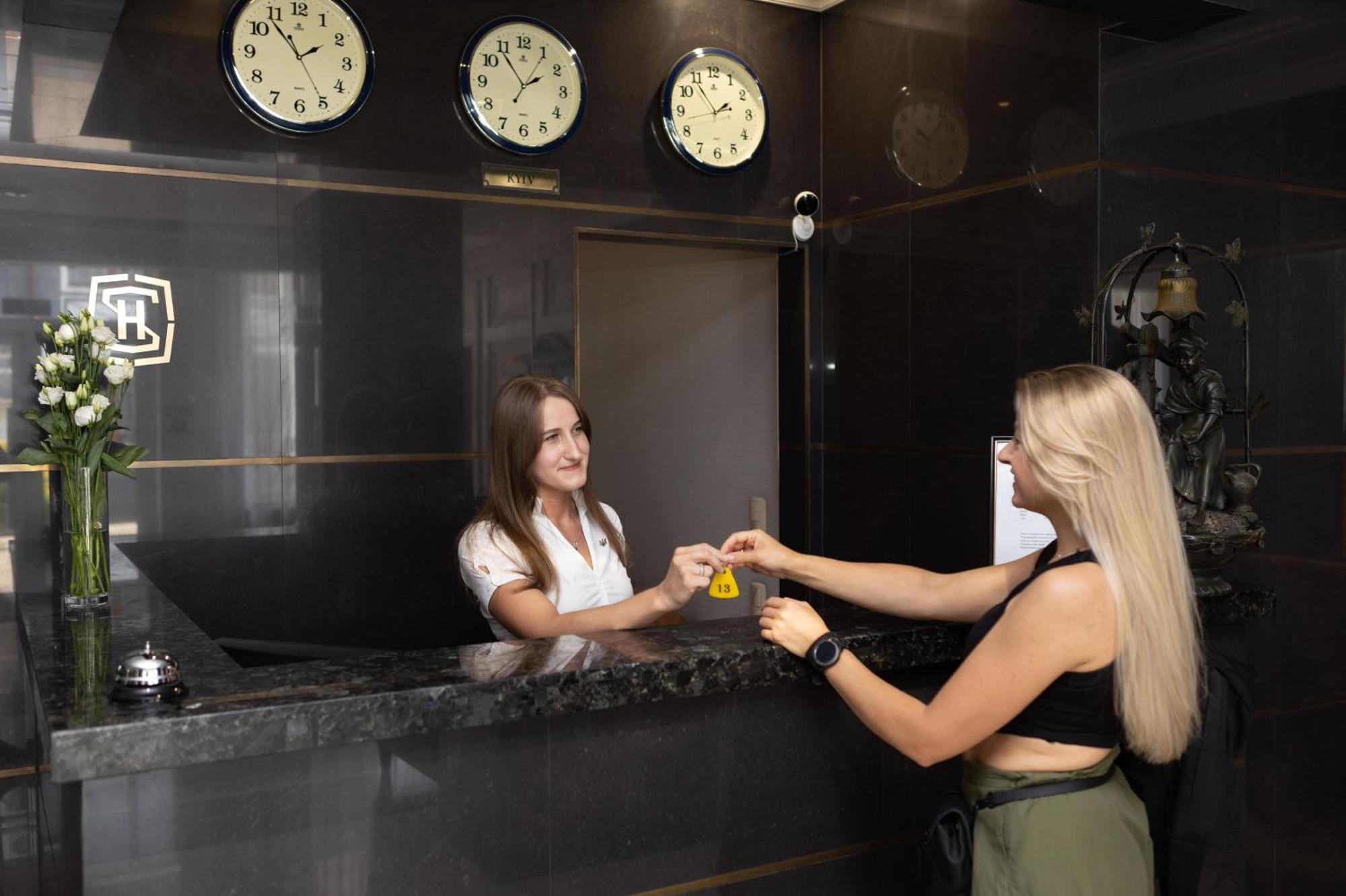 Hotel Kopa - Zhovkva Dış mekan fotoğraf