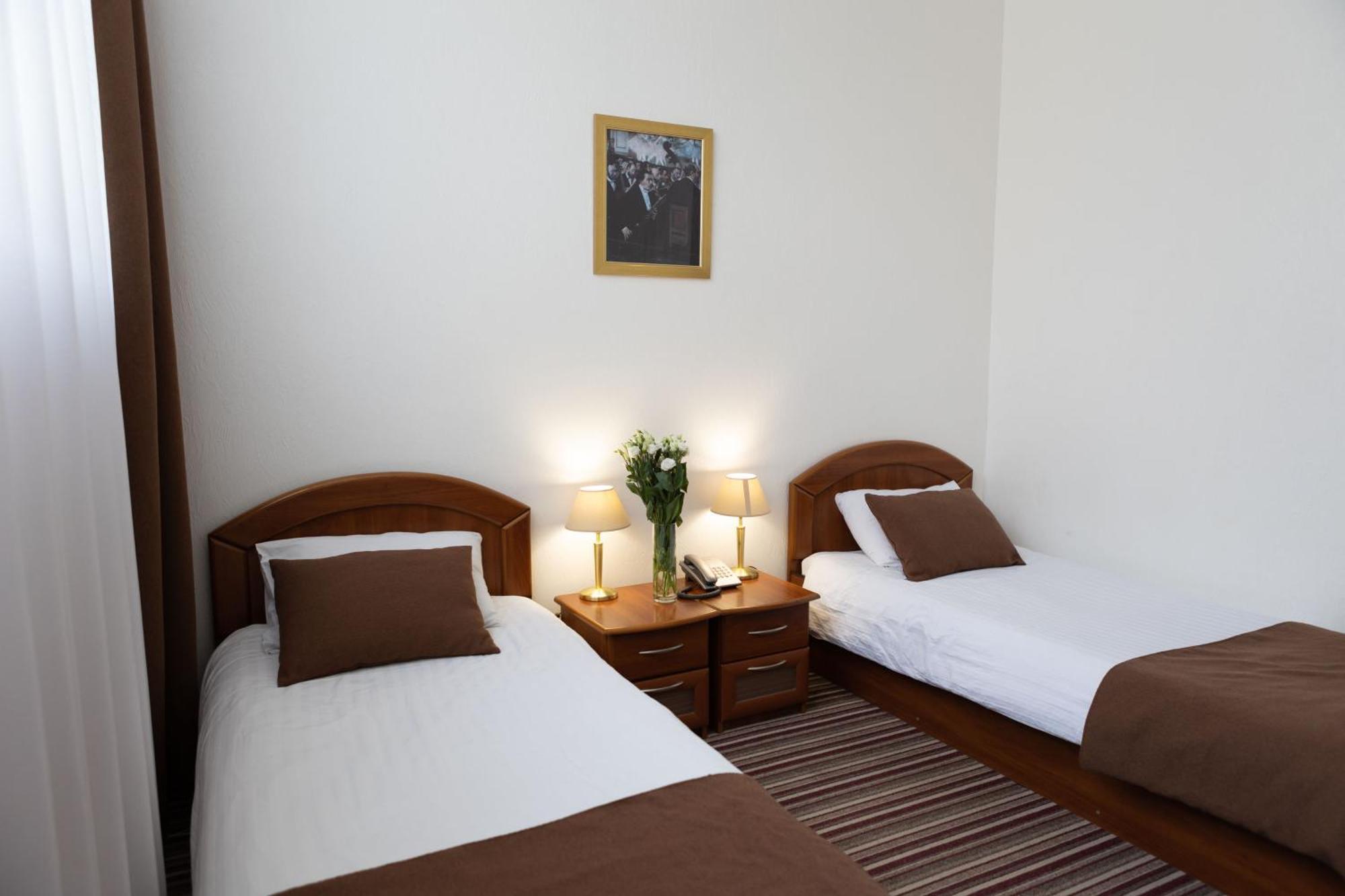 Hotel Kopa - Zhovkva Dış mekan fotoğraf