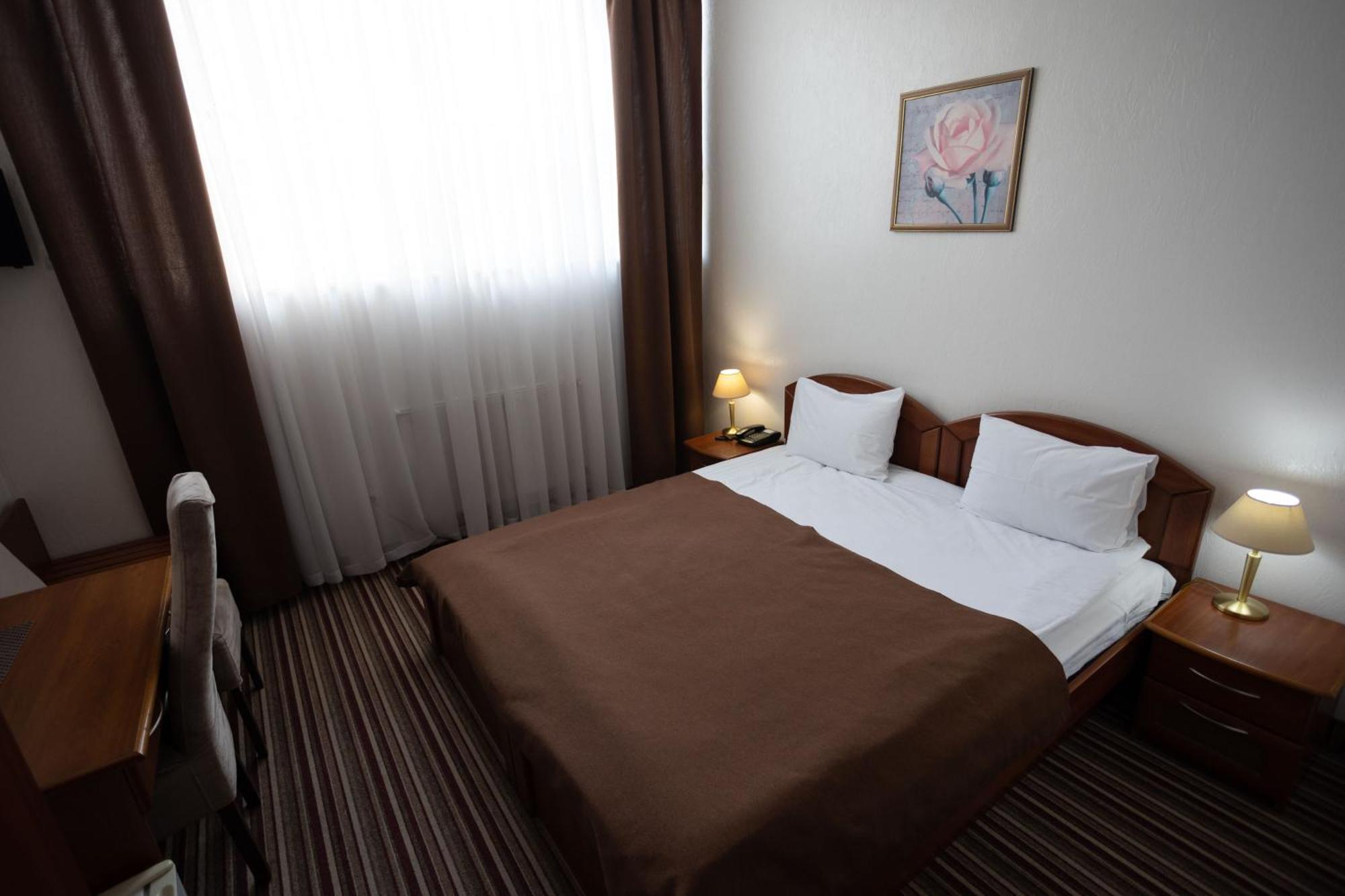 Hotel Kopa - Zhovkva Dış mekan fotoğraf
